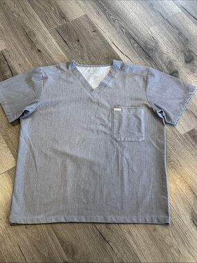 🧨Figs Men's V-Neck Pocket Scrub Top — Light Gray